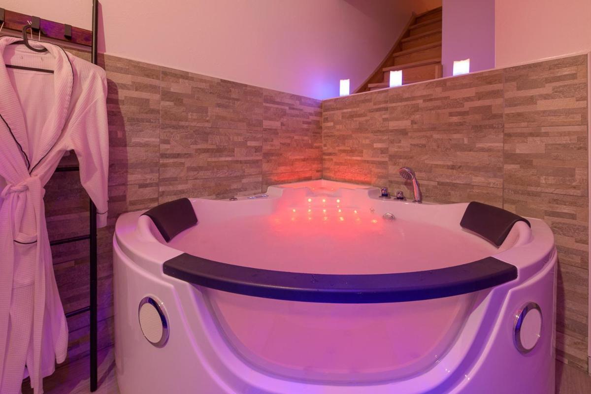 Love Room - Suite romantique avec spa privatif Le Puy-en-Velay Extérieur photo
