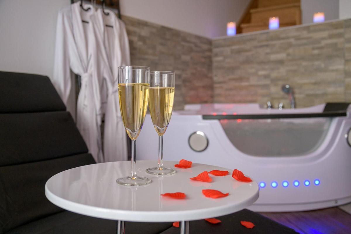 Love Room - Suite romantique avec spa privatif Le Puy-en-Velay Extérieur photo